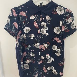 RW&Co short sleeve blouse size small